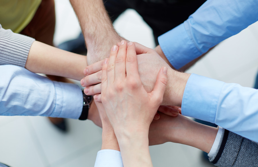 上海律師咨詢網視角下的“山取顏料師進哀牢山取材”事件解讀